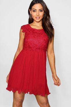 Boutique Corded Lace Pleated Skater Dress - Red - 4