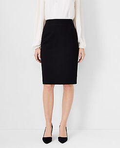 Seamed Pencil Skirt in Seasonless Stretch