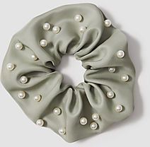 Pearlized Scrunchie