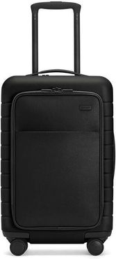 The Carry-On with Pocket in Black leather