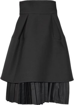Short Full Skirt in Black