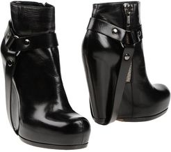 Ankle boots