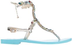 Toe strap sandals