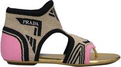 Toe strap sandals