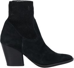 Ankle boots