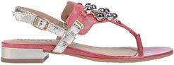 Toe strap sandals