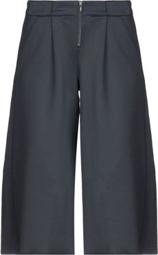 3/4-length shorts