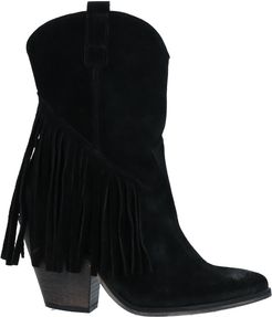 Ankle boots