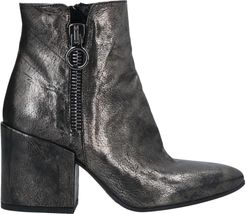 FRU. IT Ankle boots