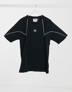 premium T-shirt with panels in black