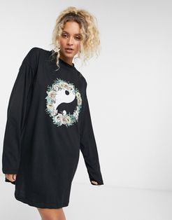 long sleeve t-shirt dress with yin/yang logo-Black