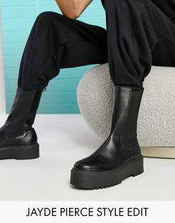 Alana chunky chelsea boots in black