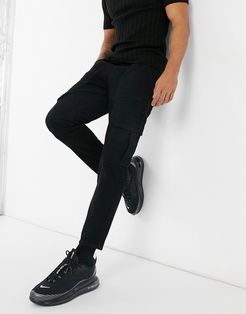 classic rigid jeans with cargo pocket in black