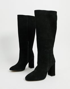 Comet suede pull on boots in black