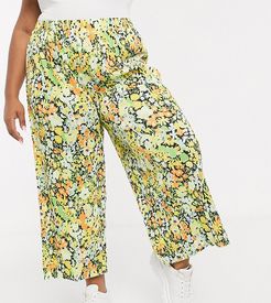 ASOS DESIGN Curve plisse culotte pants in bright floral print-Multi