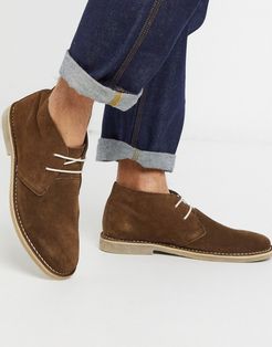 desert chukka boots in brown suede