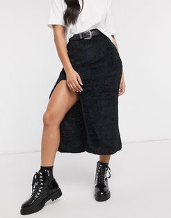 fluffy midaxi skirt with thigh slit detail in black