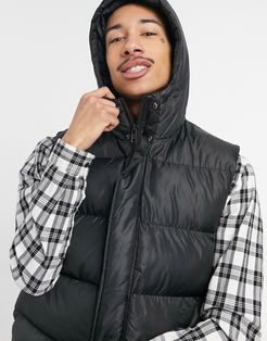 hooded puffer vest in black
