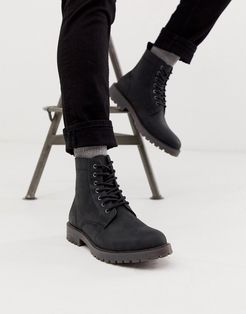 lace up boots in black leather with chunky sole
