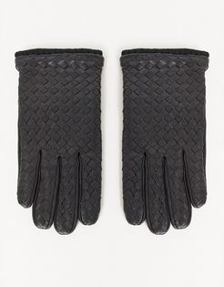 leather driving gloves in black with texture detail