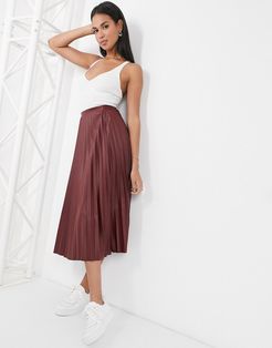 leather look pleated midi skirt in burgundy-No color