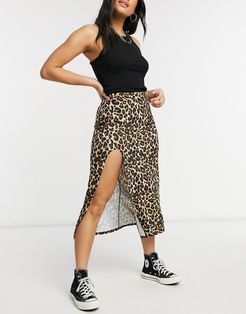 midi thigh split skirt in leopard print-Multi
