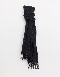 neppy scarf with tassels in black