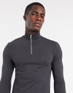 organic muscle half zip sweatshirt in washed black