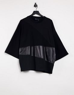 oversized organic t-shirt in black waffle and leather look