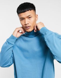 oversized sweatshirt with turtleneck in washed blue-Blues