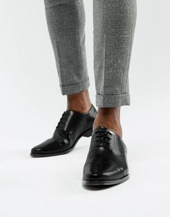 oxford shoes in black leather with toe cap