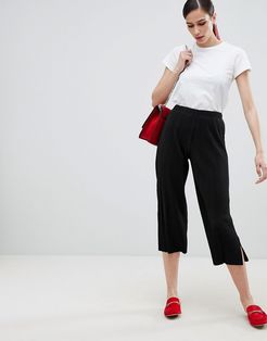 Plisse Culotte Pants With Split-Black