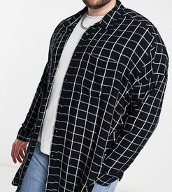 Plus 90s oversize crinkle shirt in black and white windowpane plaid