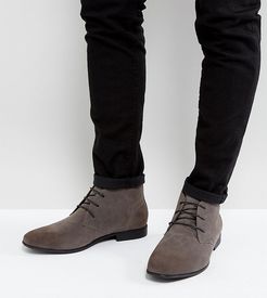 Wide Fit chukka boots in gray faux suede-Grey