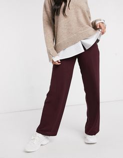 wide leg pants with clean high waist in claret-Red