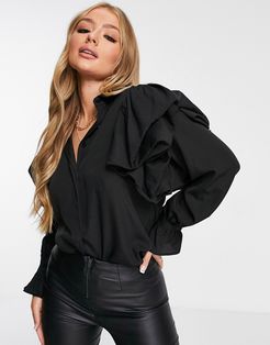 ruffle shoulder shirt in black