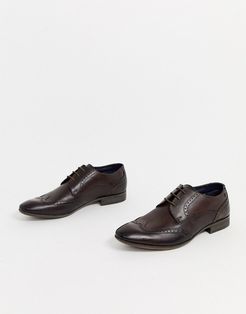 philby wing cap brogues in brown