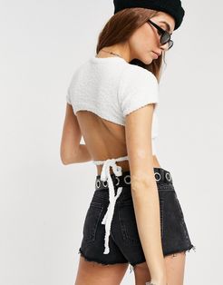 backless fluffy sleeveless crop sweater in white