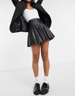 faux leather pleated mini tennis skirt in black