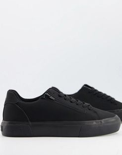 sneakers in black