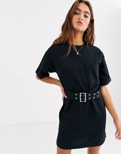 t shirt dress with belt detail in black