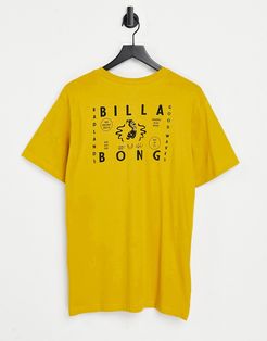 Peligrosa back print T-shirt in yellow