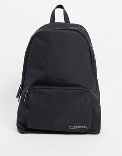 Item backpack in black