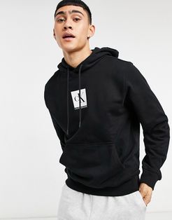 chest box logo hoodie in black
