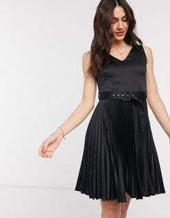 pleated mini dress with belt in black
