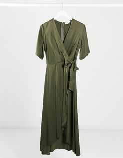 Closet satin pleated midi wrap dress in khaki-Green