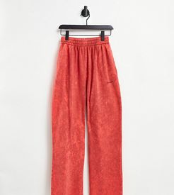 Unisex wide leg sweatpants in red stone wash set