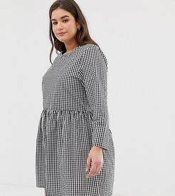 long sleeve smock dress in gingham-Black