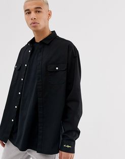 shirt with chest pockets in black