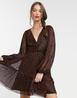 metallic plisse mini dress in brown